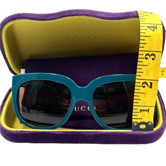 Gucci 57mm Square Sunglasses Style GG0468S display picture 1